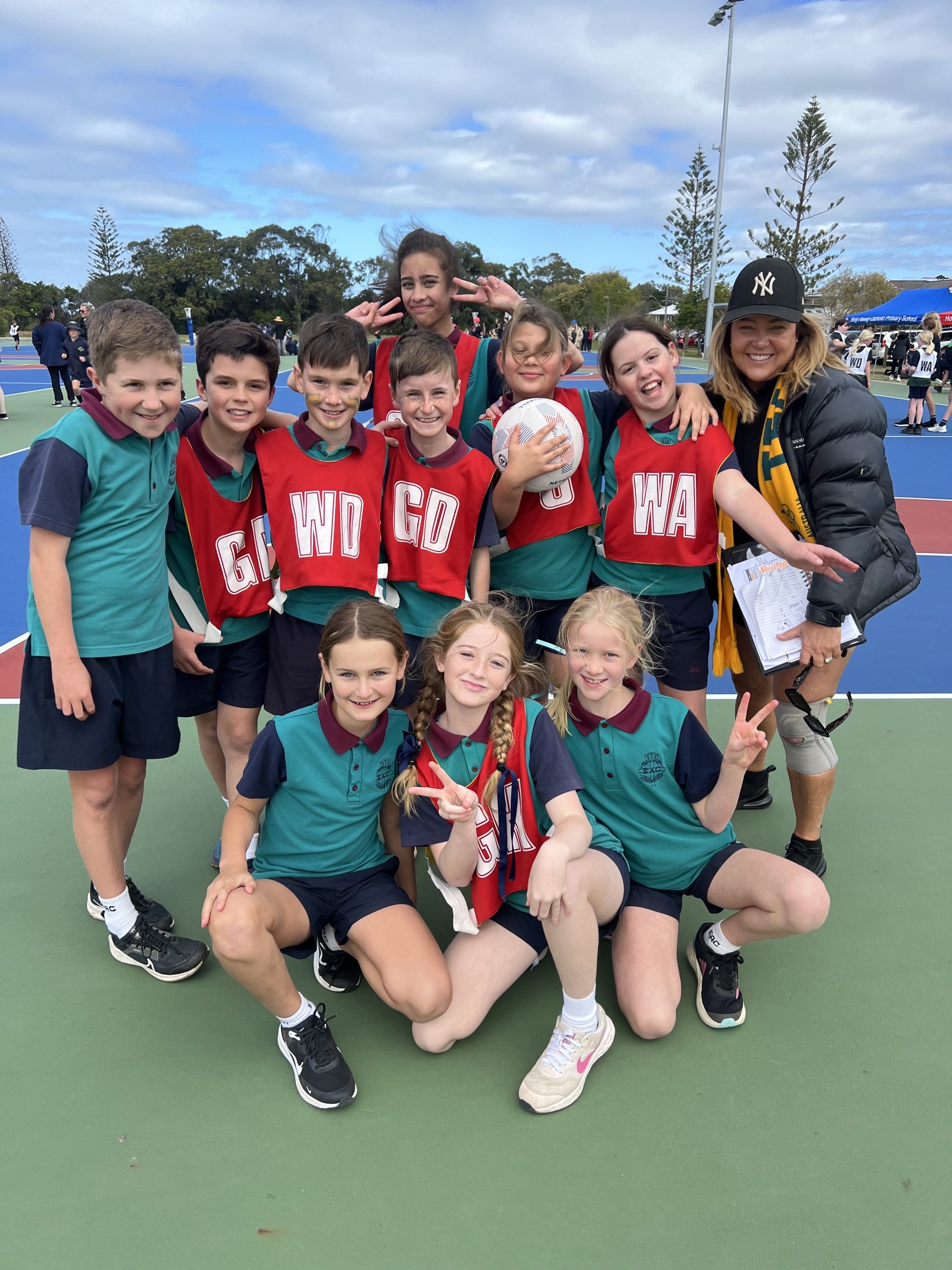 EAC's Year 3/4 Mixed Netball Team